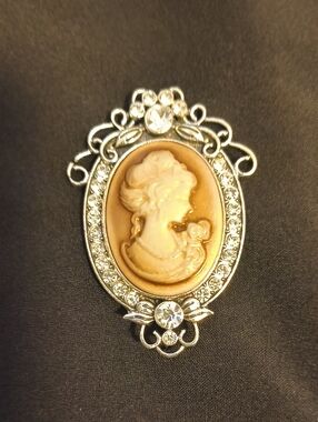 Vintage- Lady Inspired Cream Cameo Brooch with Silver Accents